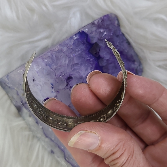 Vintage Cuff Bracelet Antique Silver Tone Layering Piece Unique Jewelry Eclectic - Picture 2 of 4